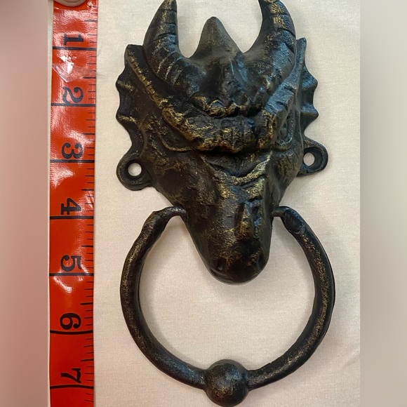 The Head of the Dragon Foundry door Knocker - Picture 3 of 5